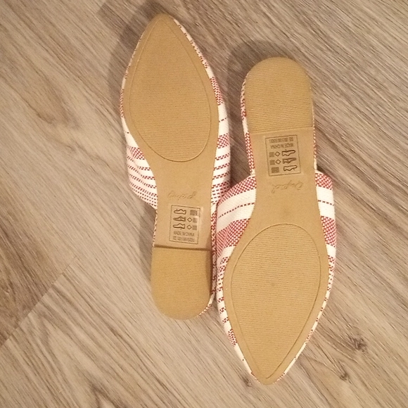 New Qupid, Gilby Red & White Striped Mules size 8.5 - Picture 4 of 4